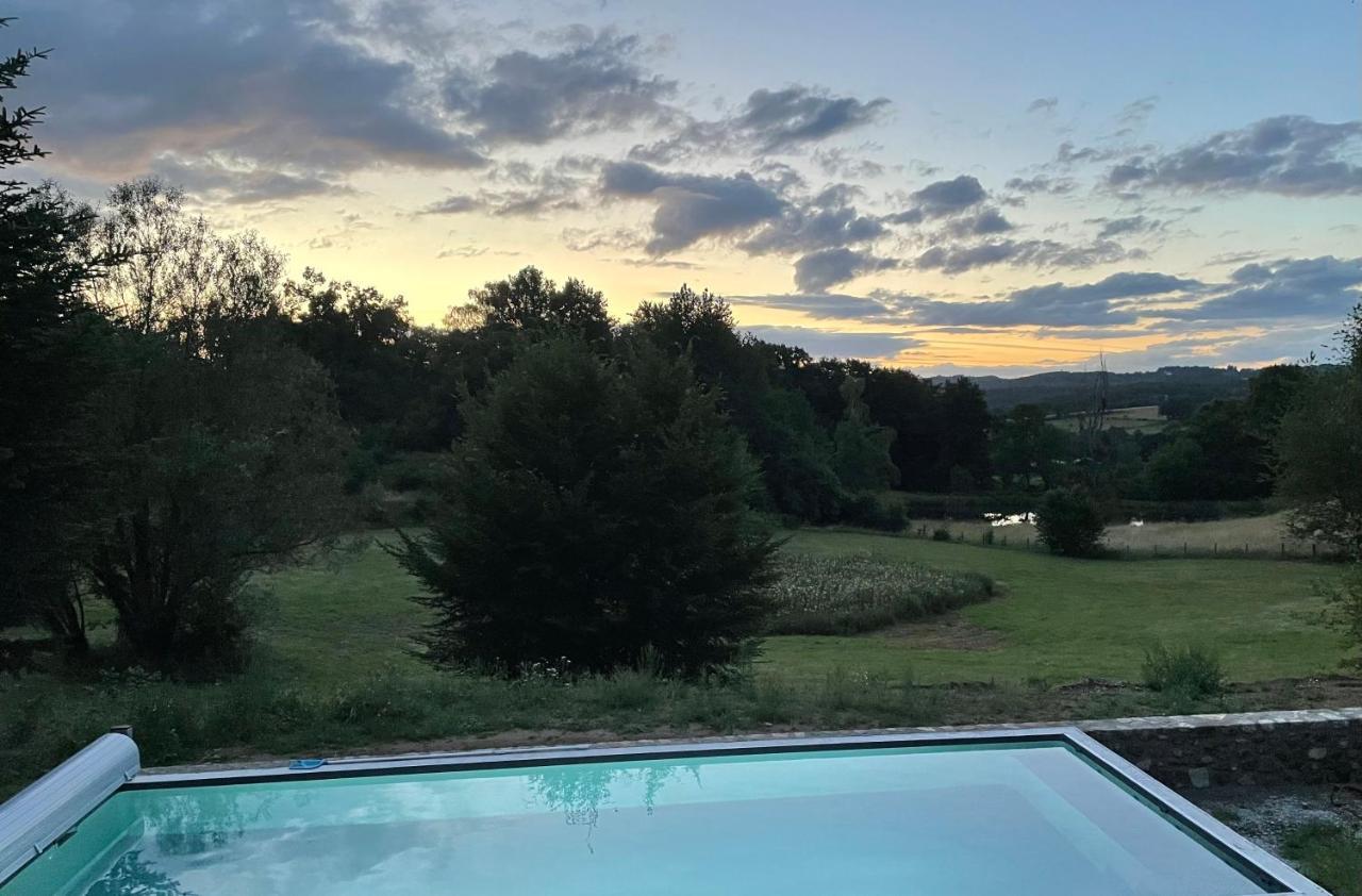 Une Pause En Correze Sarroux Экстерьер фото