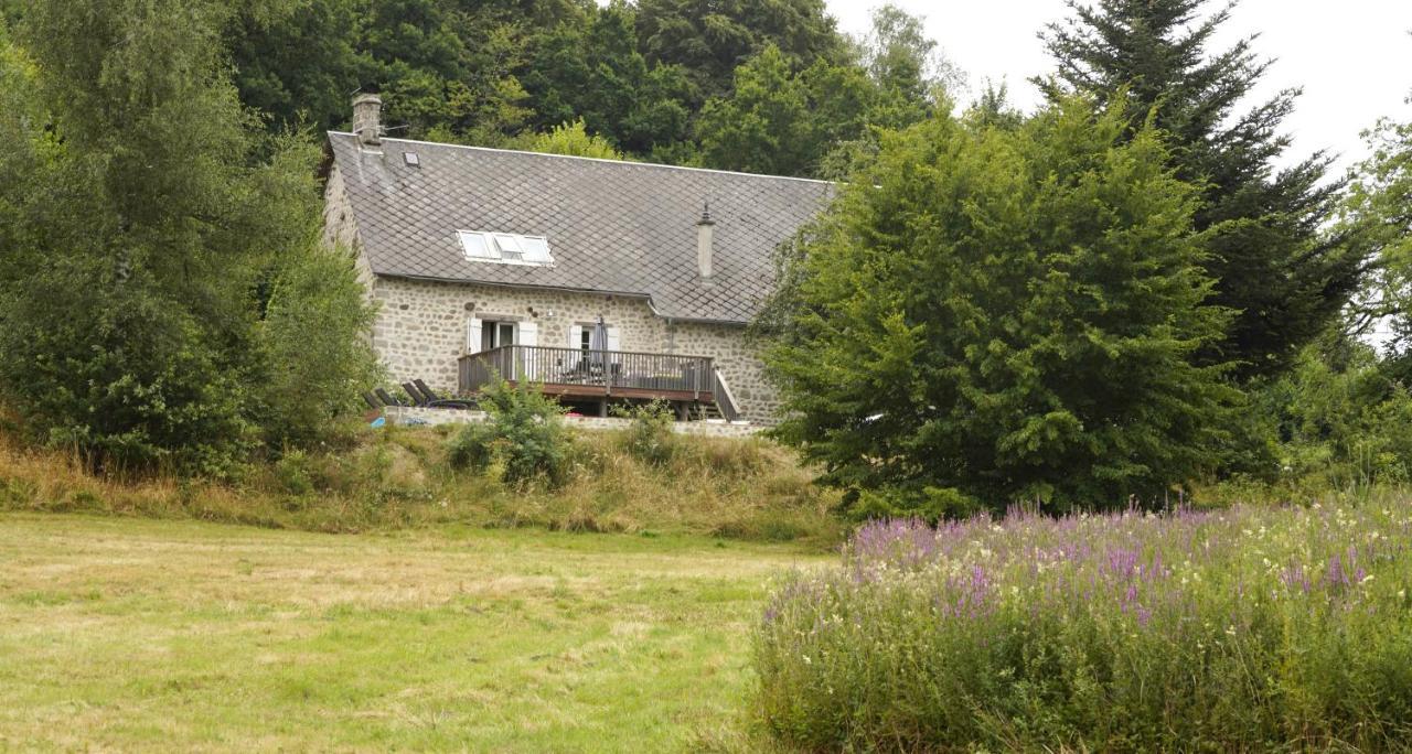 Une Pause En Correze Sarroux Экстерьер фото